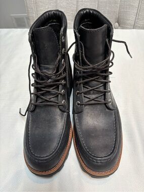 Roots Black Leather Moc Toe Lace-Up Boots with Brown Welt